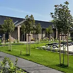 Brick House Aparthotel 3*
