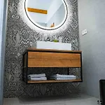 Brick House 3* Neutra