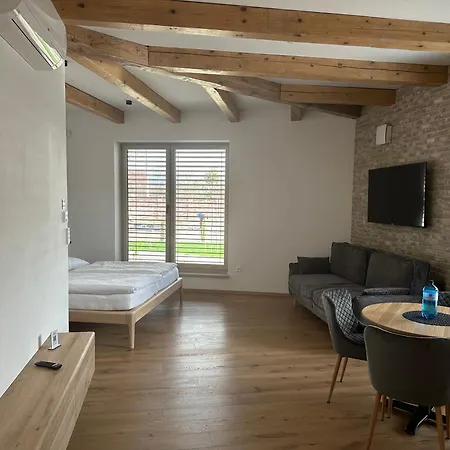 شقة فندقية Brick House نيترا
