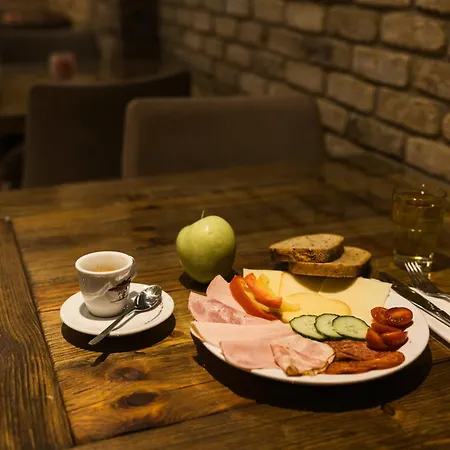 Brick House 3* Litra