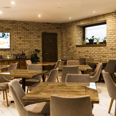 Brick House Aparthotel 3*