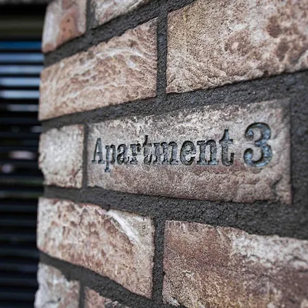 Aparthotel Brick House 3*