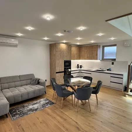 Brick House Aparthotel 3*