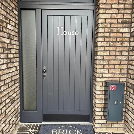 شقة فندقية Brick House 3*