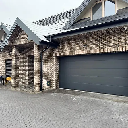 Aparthotel Brick House 3*