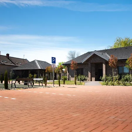 Brick House شقة فندقية 3*