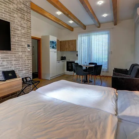 아파트호텔 Brick House 3*