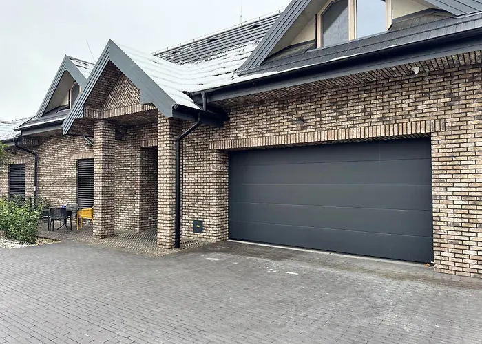 Aparthotel Brick House 3*